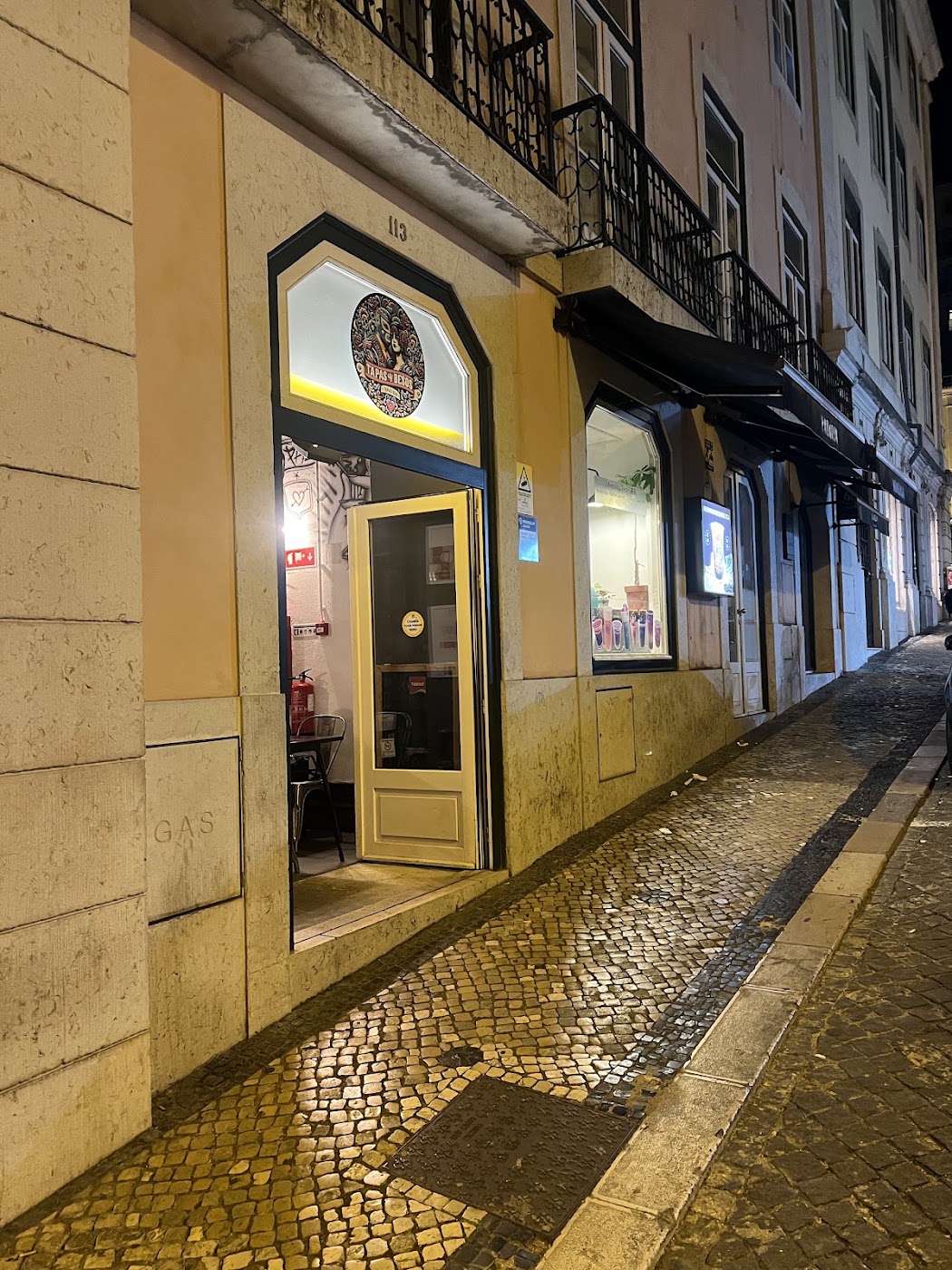 Tapas Y Besos restaurant